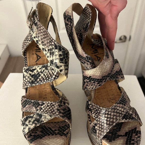 Women's MIA Snakeskin Platform Wedges size 7.5 - Picture 2 of 11